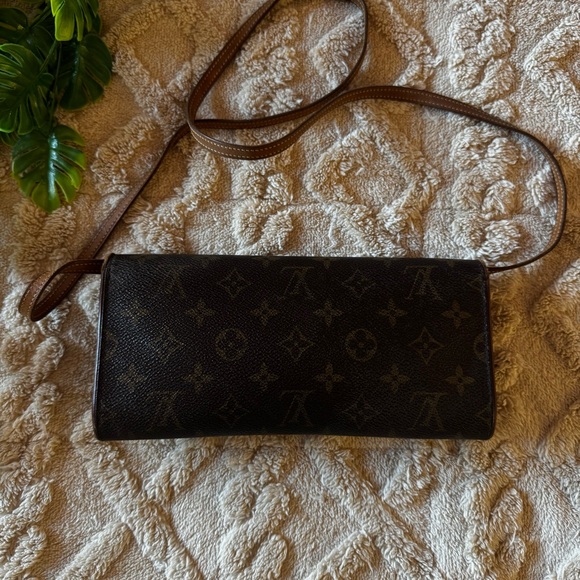 Louis Vuitton Twin GM Monogram Crossbody Vintage Long Flap Pochette Authentic - Picture 3 of 16